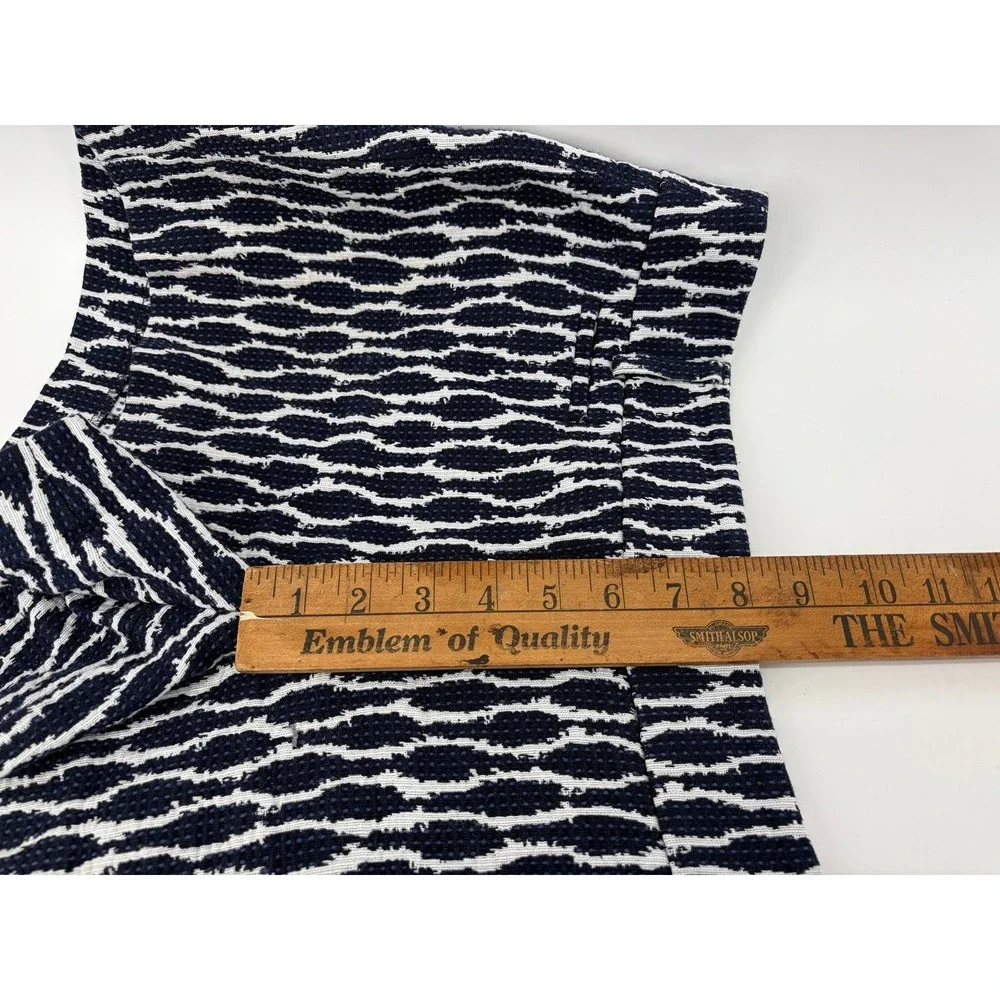 Ann Taylor LOFT Navy/White Ikat Shorts Textured Cotton Blend, Sz 6, Pre-Own